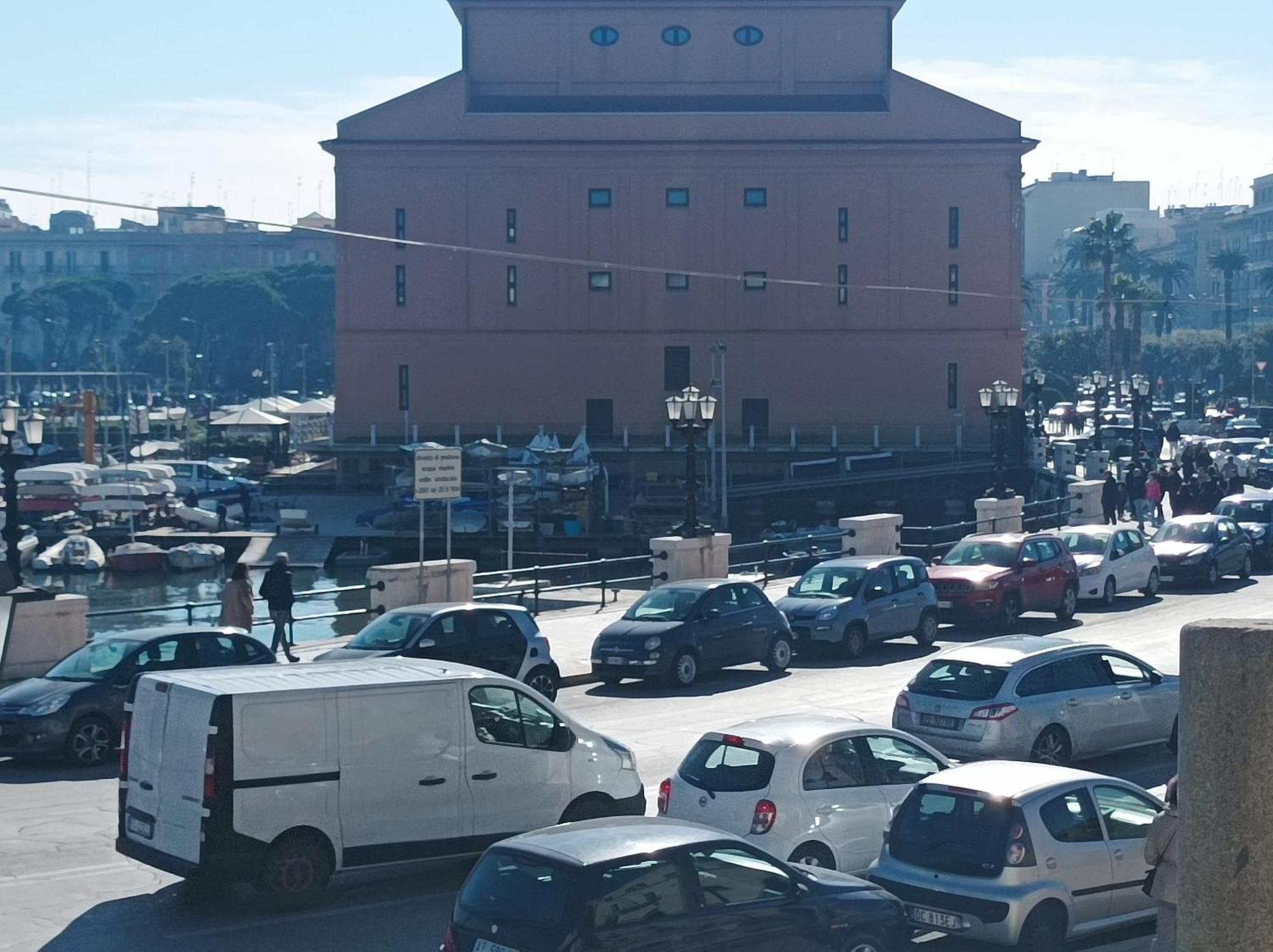 L' Altra Casa Apartment Bari Bagian luar foto