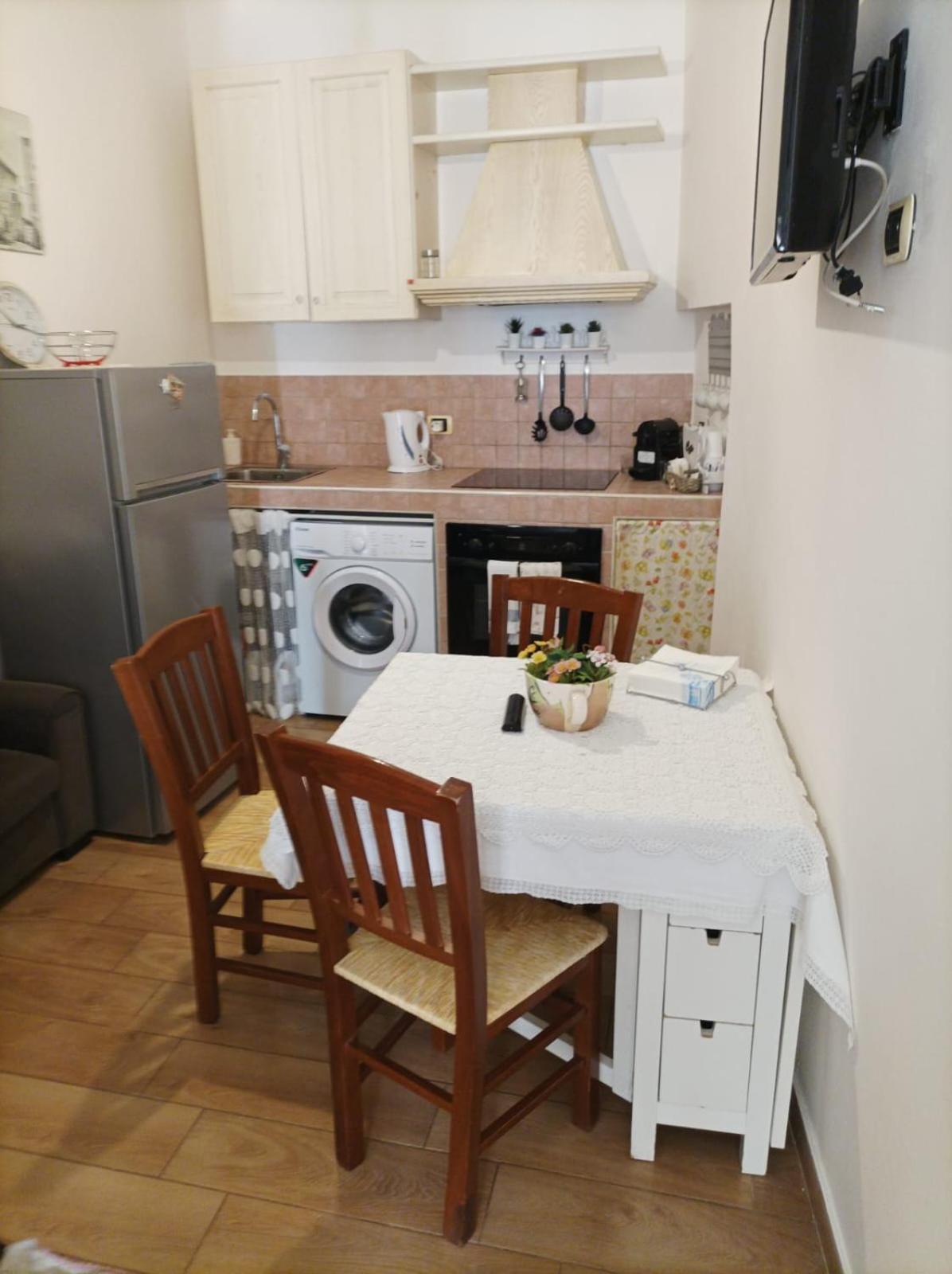 L' Altra Casa Apartment Bari Bagian luar foto