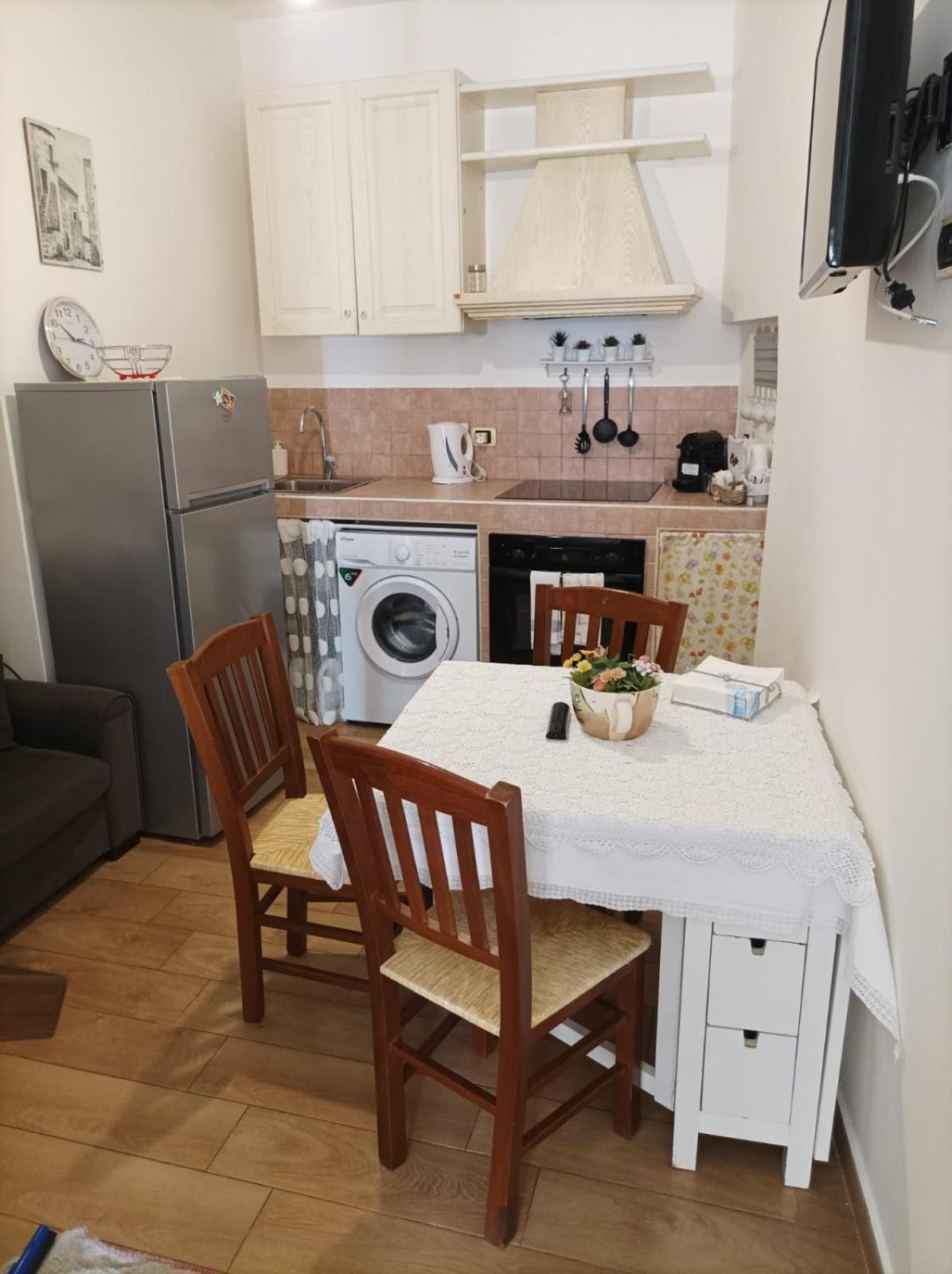 L' Altra Casa Apartment Bari Bagian luar foto
